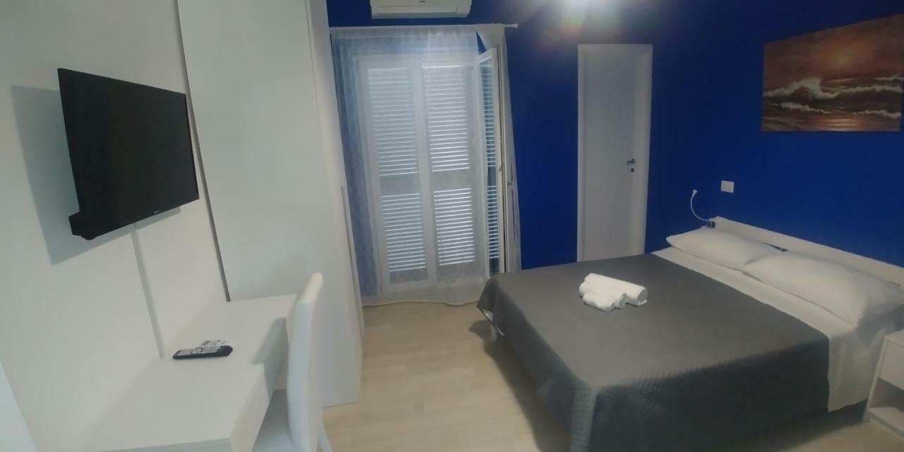 Hotel Zefiro Fiumicino Esterno foto