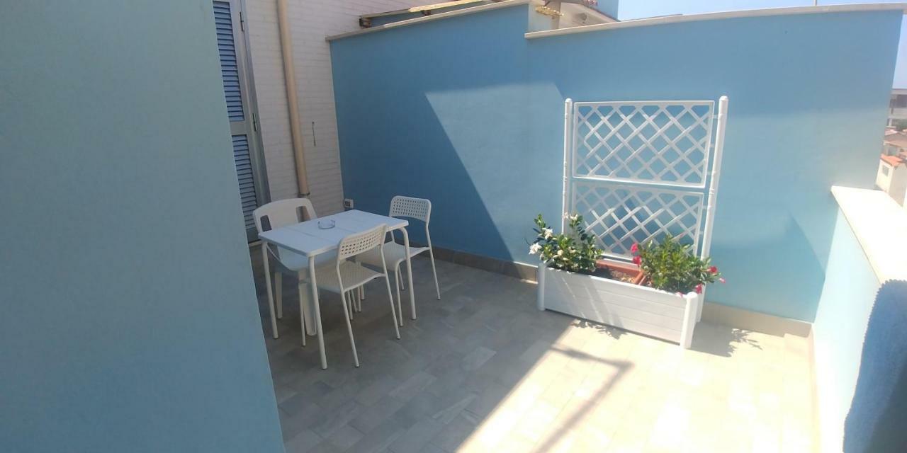 Hotel Zefiro Fiumicino Esterno foto
